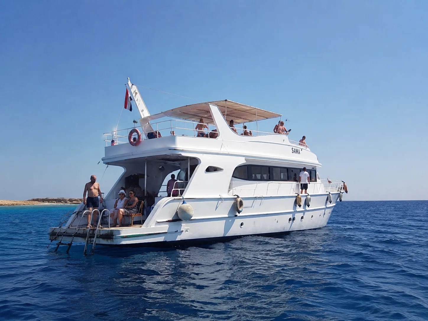 Dolphin House Snorkeling & 1 Diving Stop, Hurghada 10