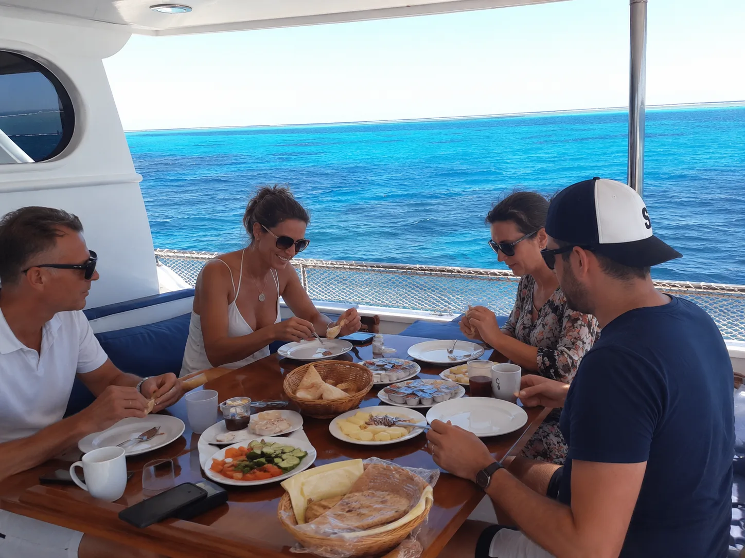 Dolphin House Snorkeling & 1 Diving Stop, Hurghada 9