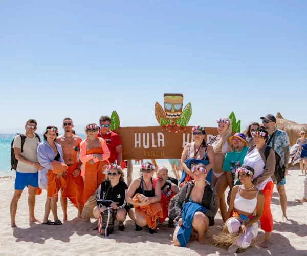 Hurghada: Hula Hula Island Trip with Snorkeling and Lunch